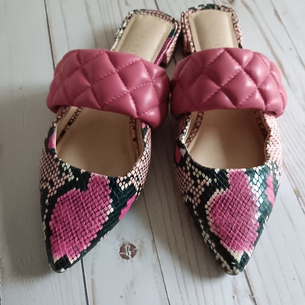 Cecelia New York COBBLER Pointed Toe Slip On Sandals Flat Mules PINK SNAKE 8.5